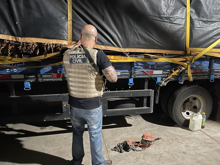 Leia mais sobre o artigo Polícia recupera caminhões com carga de fumo roubados em Vale do Sol