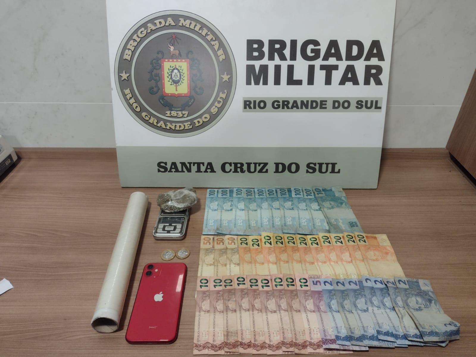 Leia mais sobre o artigo Brigada Militar de Santa Cruz prende homem por tráfico de drogas